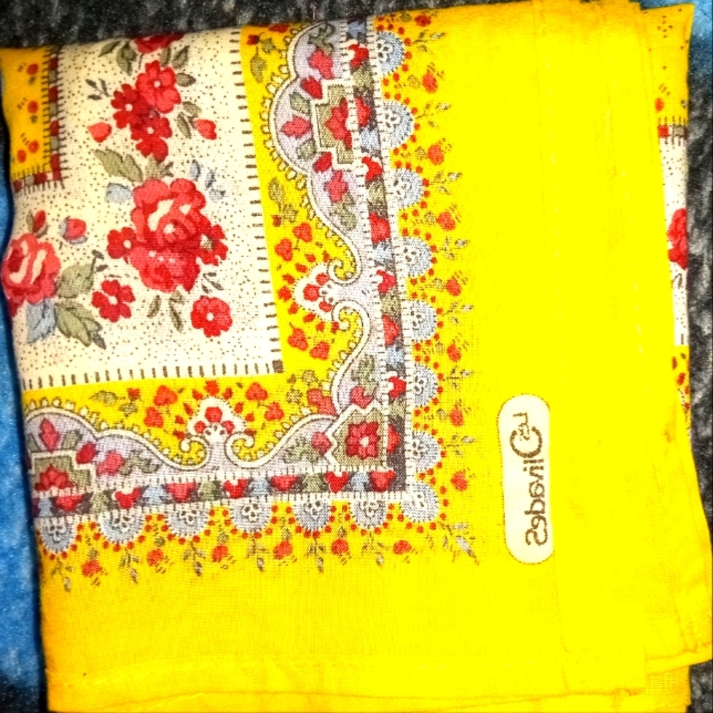 Scarf/ hankerchif